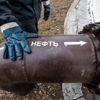 Эксперты прокомментировали вероятность санкций США против российской нефти